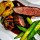 Barbarie Entenbrust mit Grünspargel-Kartoffelgratin und Feigen-Rotweinsauce
